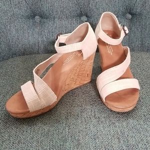 Tom's Wedges